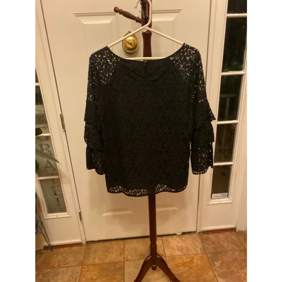 NWOT FEVER LACE TIERED SLEEVE TOP SIZE M - Picture 6 of 6